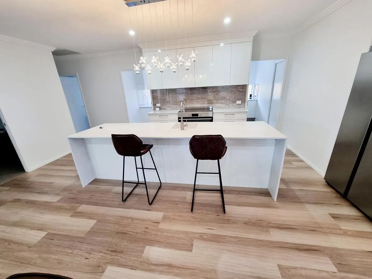 Holiday home Large And Private Executive Home - Secure Parking For Boats Hervey Bay