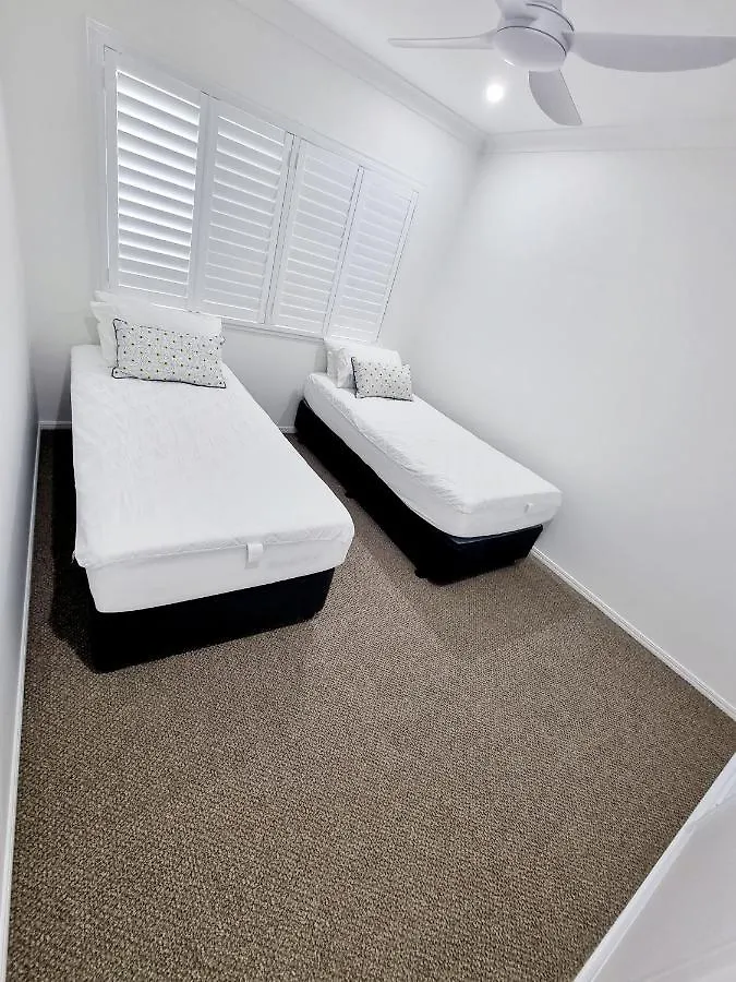 Large And Private Executive Home - Secure Parking For Boats Hervey Bay Australia