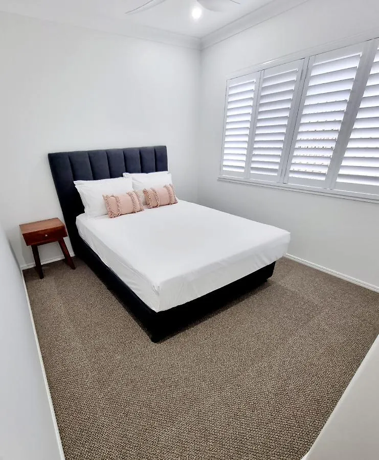 Large And Private Executive Home - Secure Parking For Boats Hervey Bay 0*,