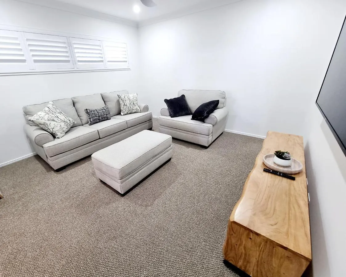 Large And Private Executive Home - Secure Parking For Boats Hervey Bay Australia